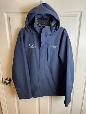 L.L. Bean Men's Navy Hooded water resistant Rain Jacket medium
